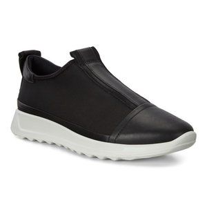 Ecco Flexure Runner Sneakers in Black 🔥
